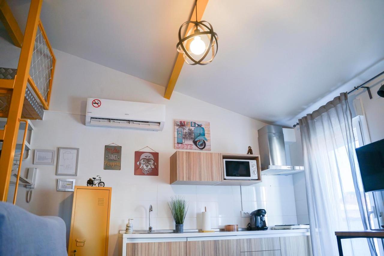 Apartamentos Suites Cariatide Пласенсия Екстериор снимка