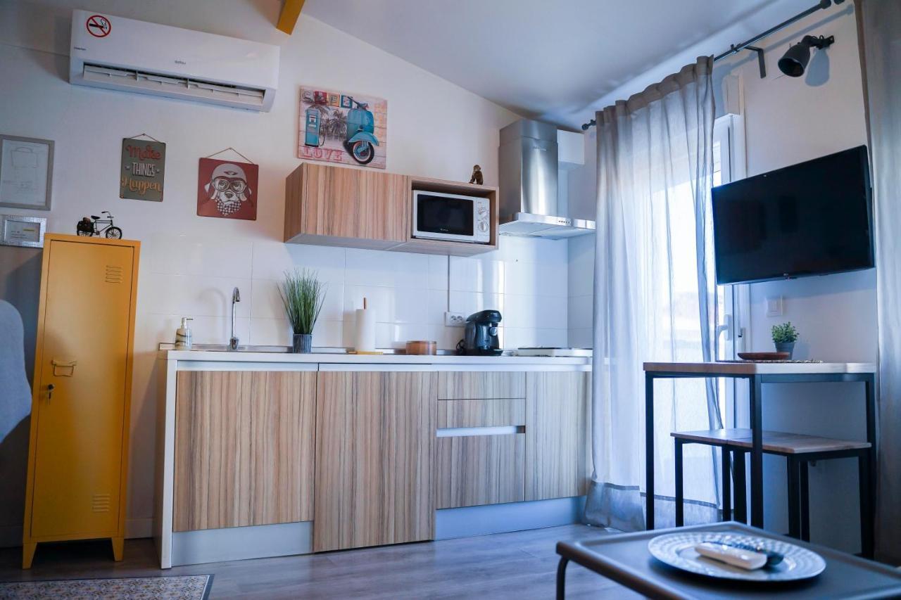 Apartamentos Suites Cariatide Пласенсия Екстериор снимка