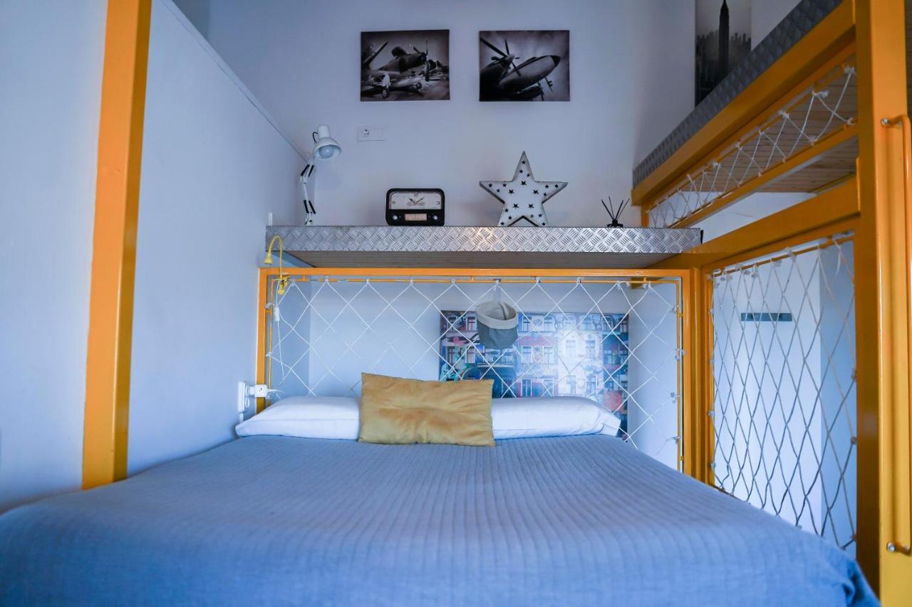 Apartamentos Suites Cariatide Пласенсия Екстериор снимка