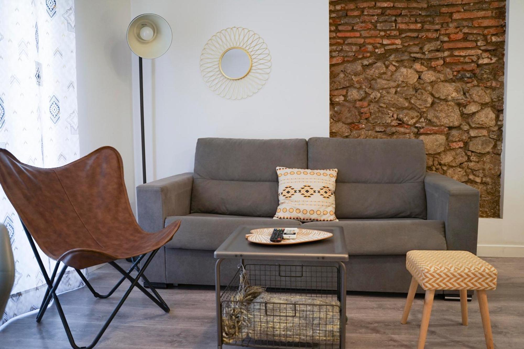 Apartamentos Suites Cariatide Пласенсия Екстериор снимка