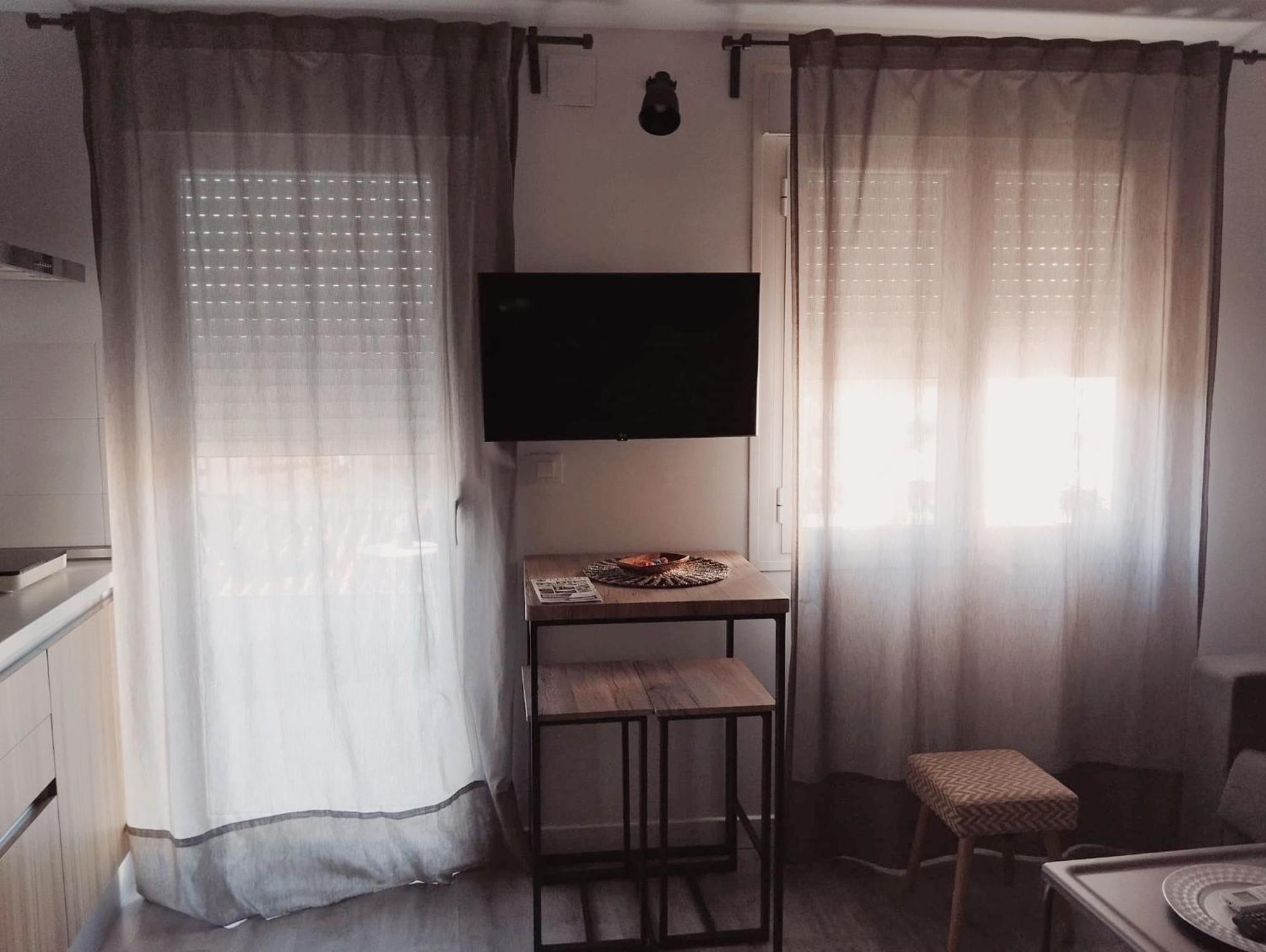 Apartamentos Suites Cariatide Пласенсия Екстериор снимка