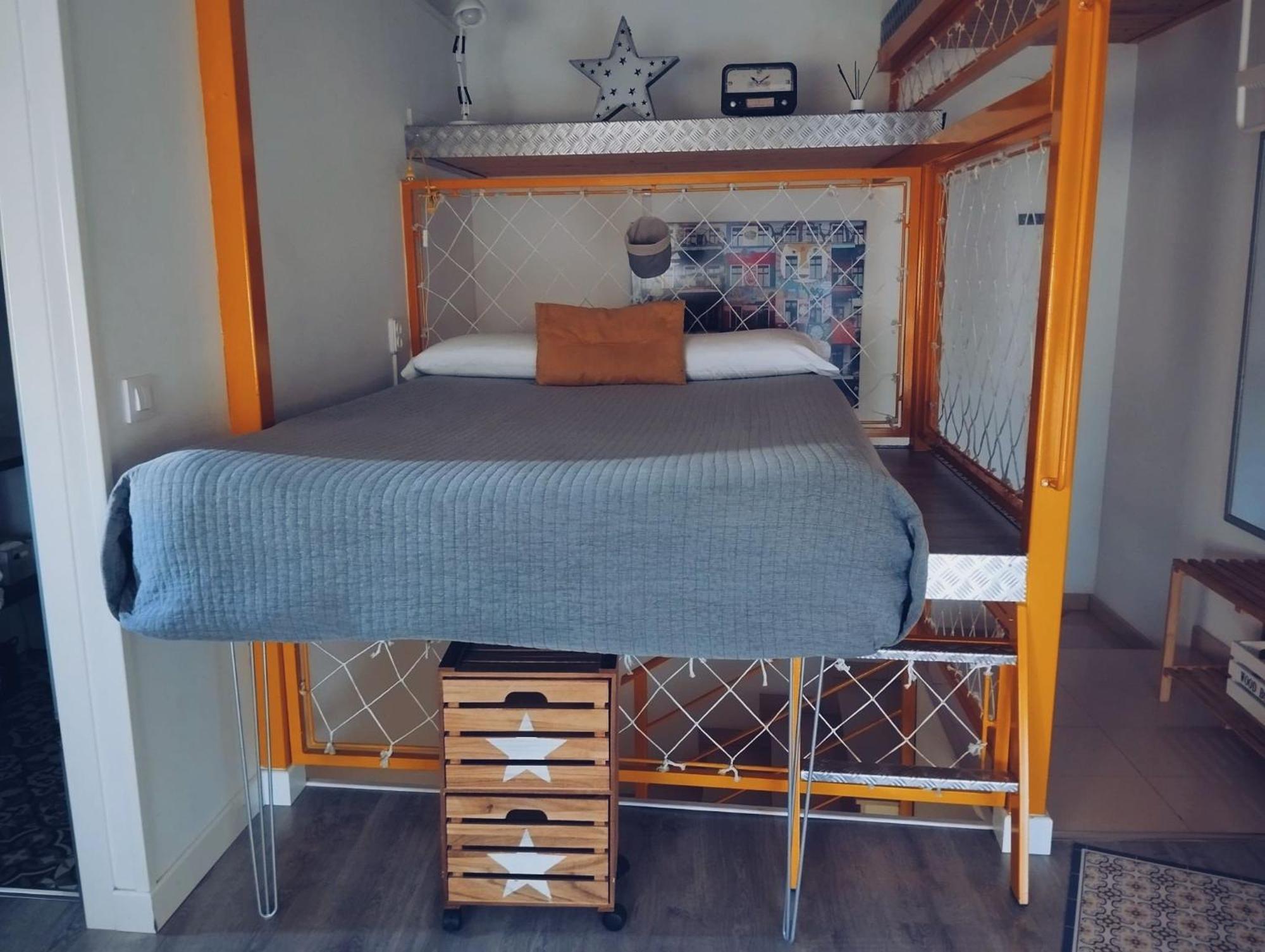 Apartamentos Suites Cariatide Пласенсия Екстериор снимка
