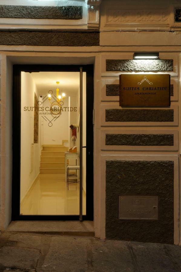 Apartamentos Suites Cariatide Пласенсия Екстериор снимка