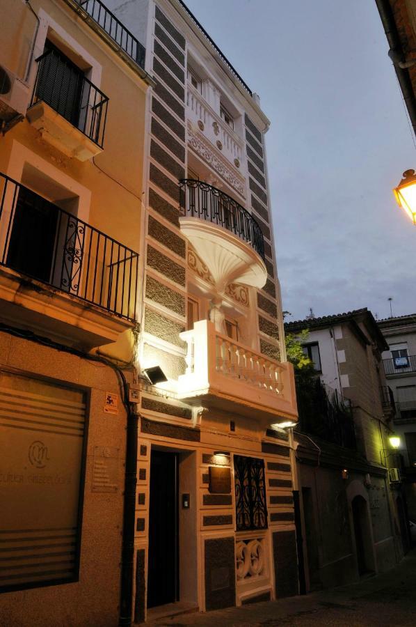 Apartamentos Suites Cariatide Пласенсия Екстериор снимка